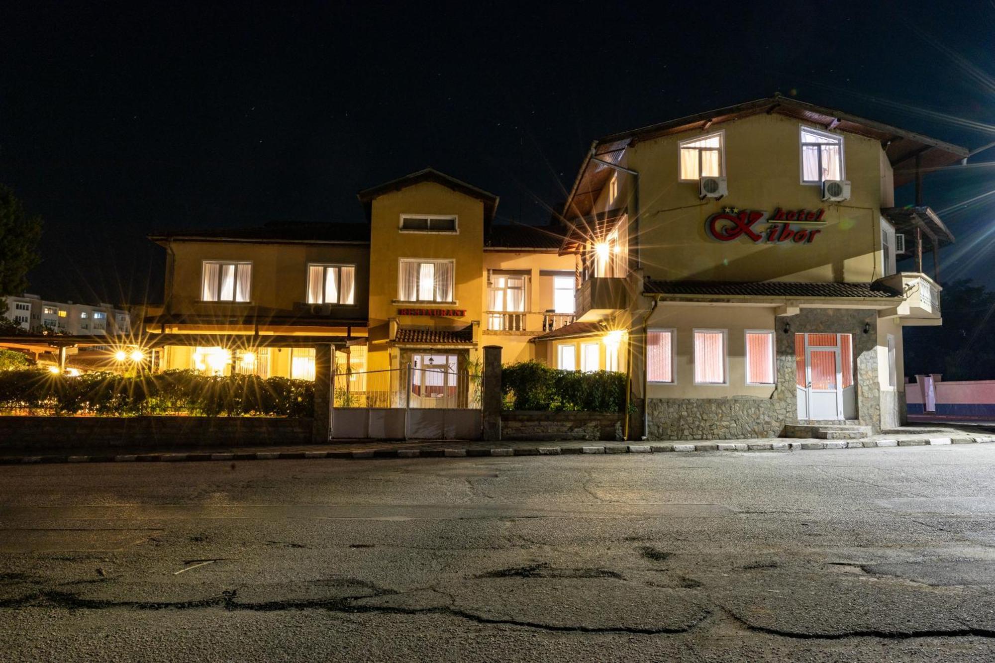 Hotel Kibor Gulubovo  Zewnętrze zdjęcie